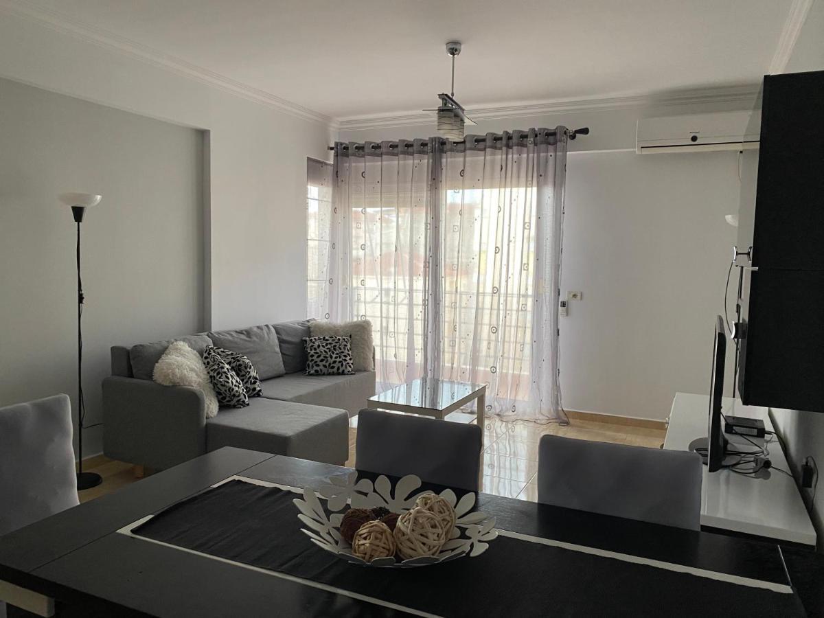 Sunny Apartament Saranda Esterno foto